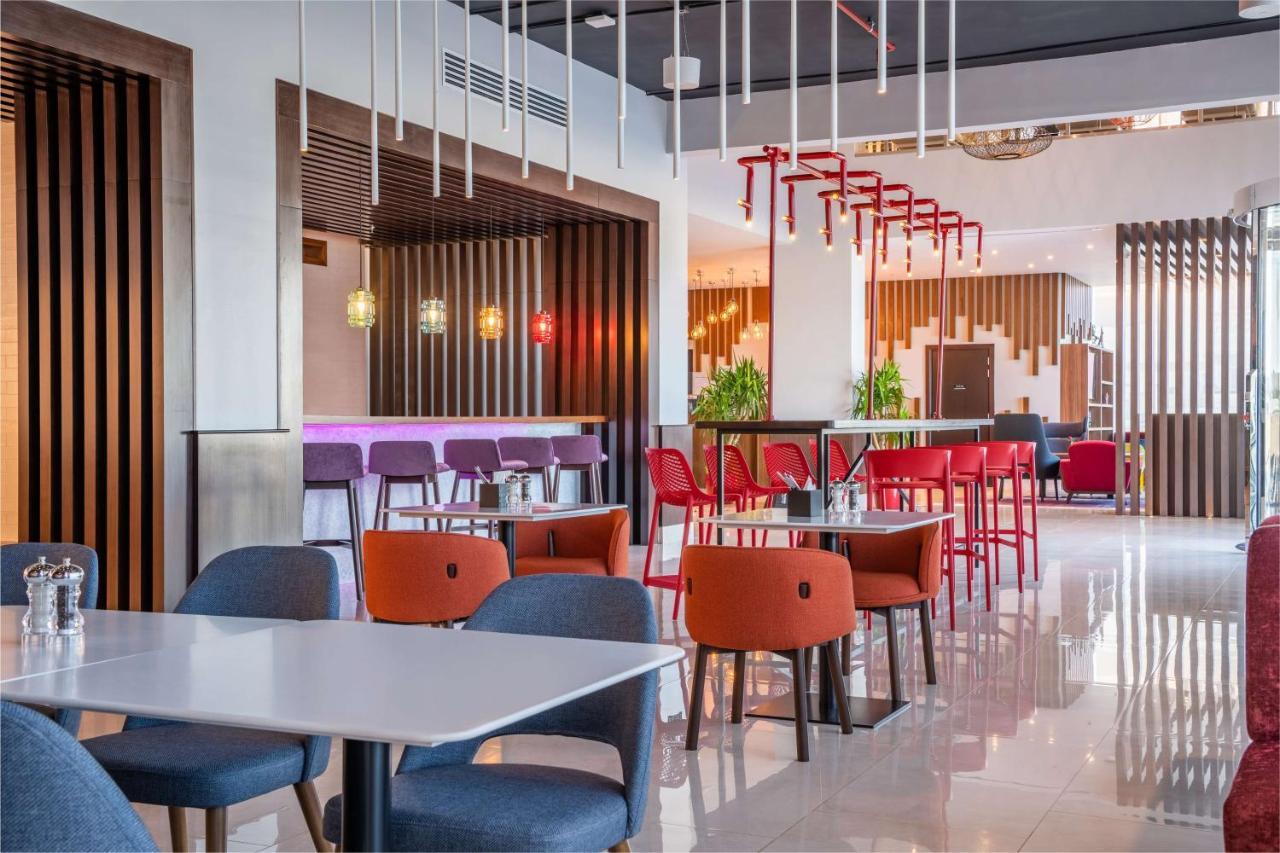 Park Inn By Radisson Jeddah Madinah Road Exterior photo