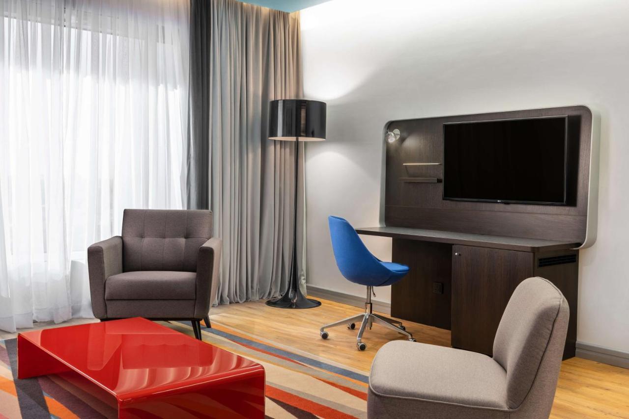 Park Inn By Radisson Jeddah Madinah Road Exterior photo